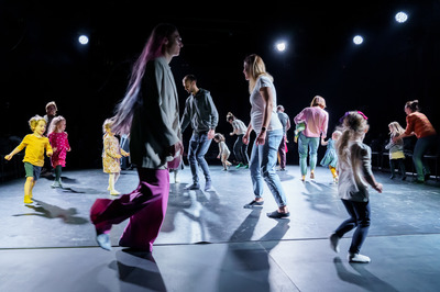 Plakat wydarzenia:  Warsztaty TANIEC W RODZINIE (warsztaty dla rodzin z dziećmi w wieku 7 – 10 lat) 